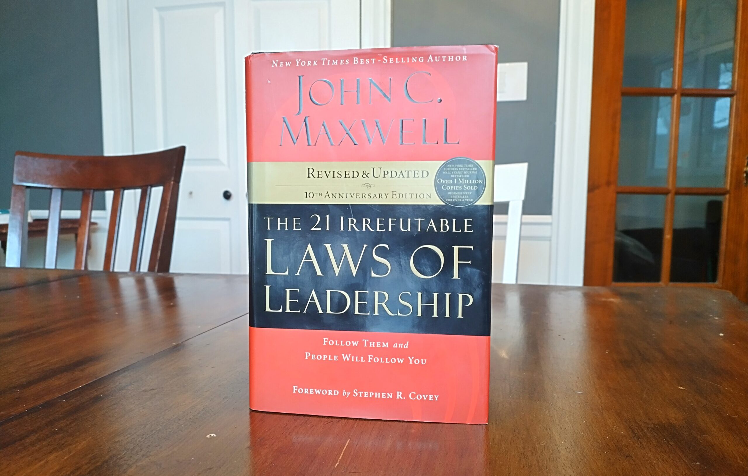 The 21 Irrefutable Laws of Leadership - Book Review - THE WEALTHY ...